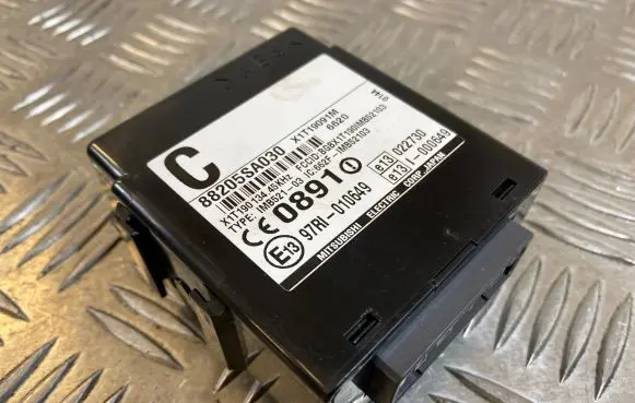 Subaru Impreza II Immobilizer control unit/module 88205SA030 97RI010649 X1T19091M