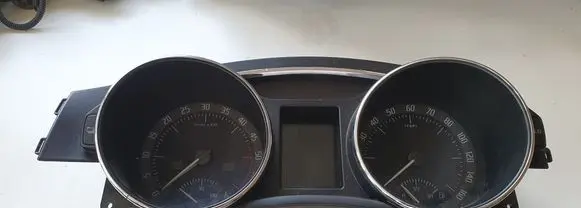 Skoda Superb B6 (3T) Speedometer (instrument cluster)
