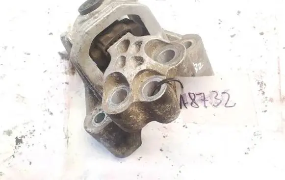 Fiat Bravo Engine mount bracket