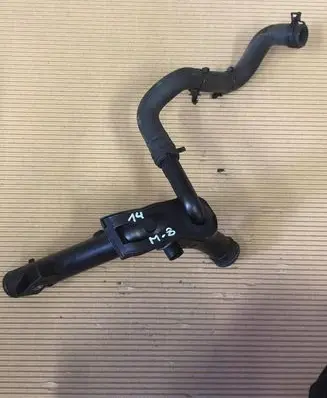 Engine coolant pipe/hose