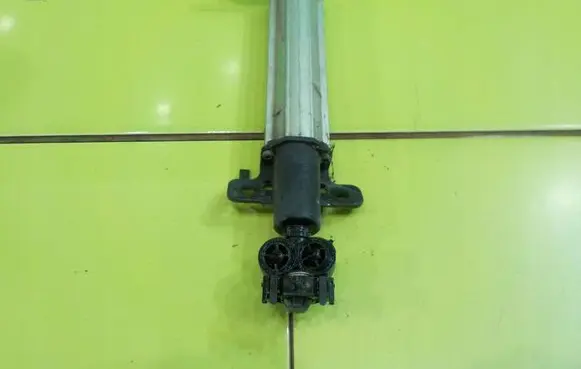 Peugeot RCZ Headlight washer pump 1321006482