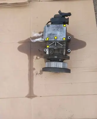 Audi A6 S6 C5 4B Fuel injection high pressure pump 059130106E 047050601G 0281010479