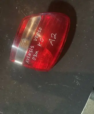 Toyota Avensis Verso Rear/tail lights