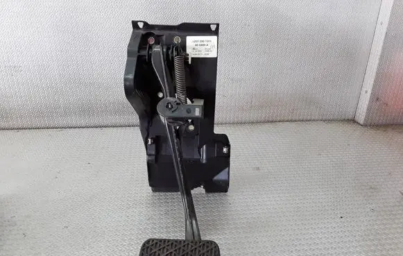 Mercedes-Benz C W203 Brake pedal A2032901001