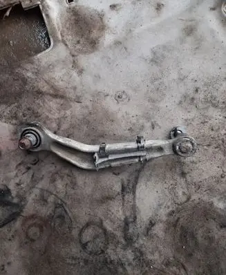 BMW 5 E39 Rear upper control arm/wishbone 10942081