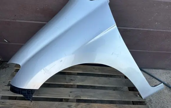Honda FR-V Fender