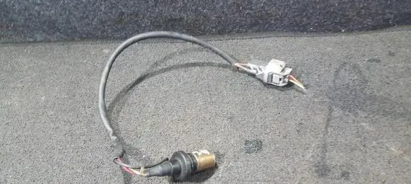Toyota Avensis T250 Crankshaft position sensor 9091905030 0296001270