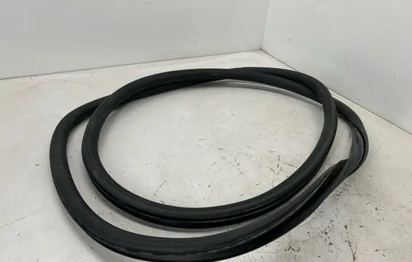 Jeep Compass Front door rubber seal 68242106AA