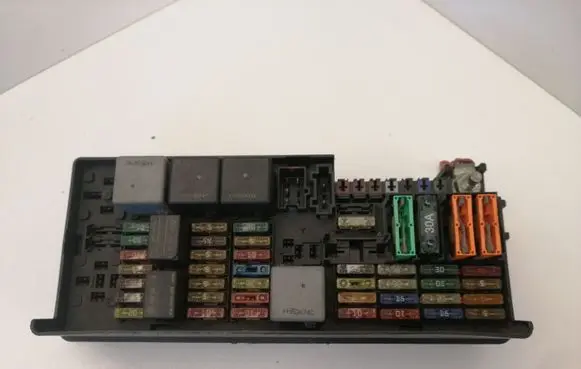 Mercedes-Benz ML W164 Fuse module A1645400272