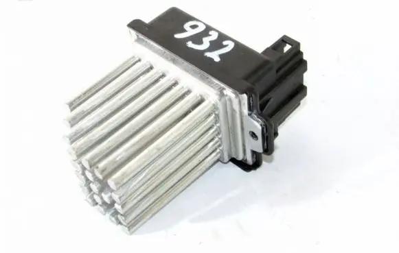 Audi A6 S6 C5 4B Heater blower fan relay 4B0820521