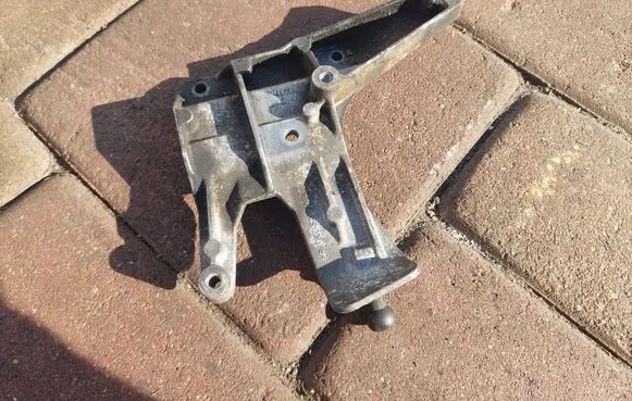 Audi A4 S4 B7 8E 8H Other engine bay part 03G131159B