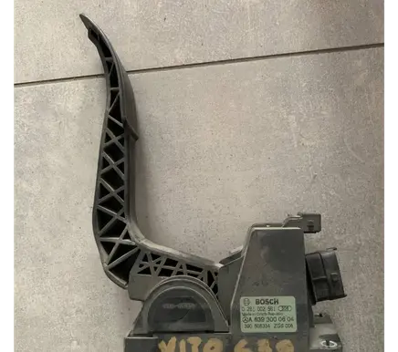 Mercedes-Benz Vito Viano W639 Accelerator throttle pedal A6393000604
