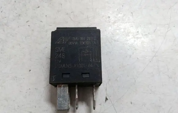 Volkswagen Touareg I Other relay 7M0951253C