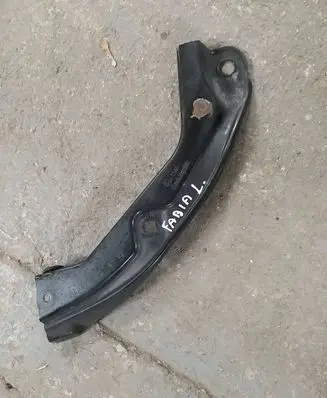 Skoda Fabia Mk3 (NJ) Headlight/headlamp mounting bracket 6V0805931