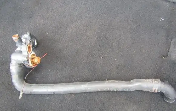 Mini One - Cooper R50 - 53 Engine coolant pipe/hose 17121475561 17.121475561