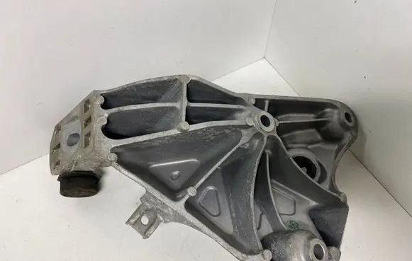 BMW X6 F16 Engine mounting bracket 6876283 22116876283