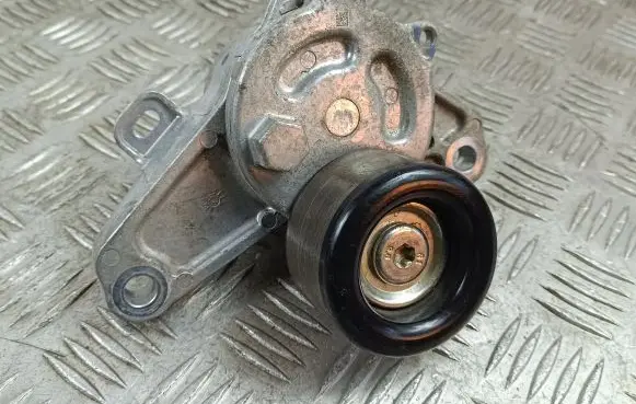 Suzuki SX4 S-Cross Generator/alternator belt tensioner