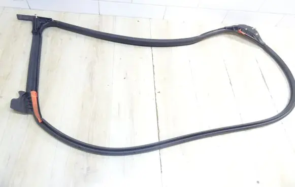 Tesla Model S Rubber seal front coupe door window 600958300N