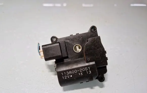 Toyota Corolla Verso AR10 Air flap motor/actuator 1138002051