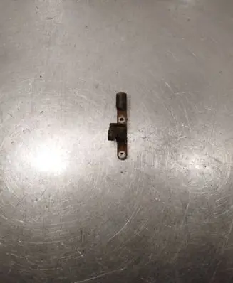Subaru Legacy Engine mounting bracket