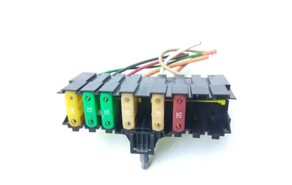 Peugeot 3008 I Fuse module 9636079380
