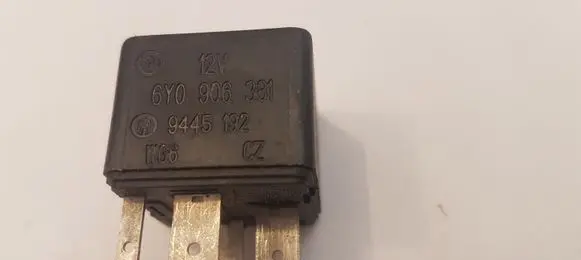 Skoda Fabia Mk1 (6Y) Other relay 6Y0906381 9445192