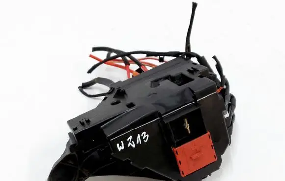 Mercedes-Benz E W213 Current control relay A2135403839