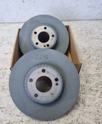 Mercedes-Benz C W205 Front brake disc a0004212612