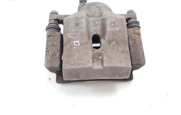 Toyota Prius (XW50) Front brake caliper
