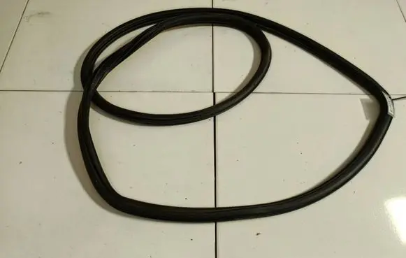 Opel Zafira B Rubber seal front coupe door 