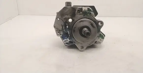 BMW 3 E46 Fuel injection high pressure pump 7788670 3022609 0445010045