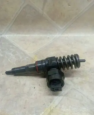 Audi A2 Fuel injector 038130073F