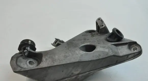 BMW X5 F15 Engine mounting bracket 6859785