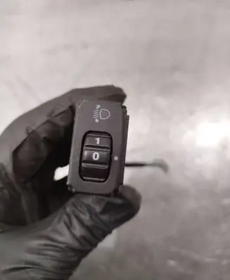 Mitsubishi ASX Headlight level height control switch