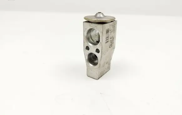 Toyota Verso-S Air conditioning (A/C) expansion valve DENS09N20 4475003700