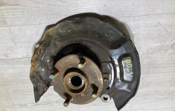 Toyota Yaris Front wheel hub 400428
