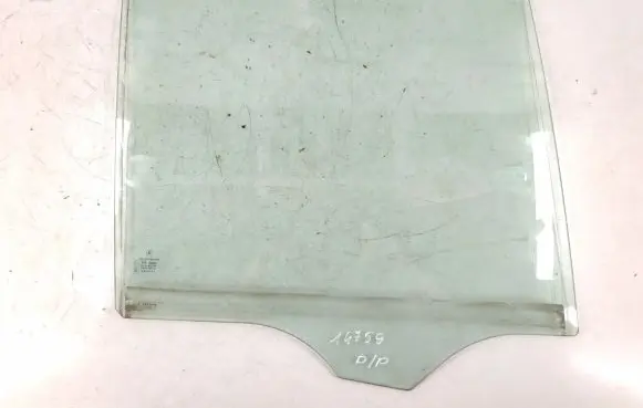 Mercedes-Benz GLK (X204) Rear door window glass 2047350610 A2047350610