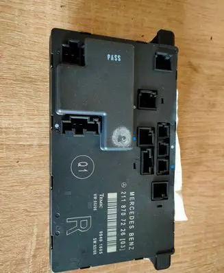 Mercedes-Benz E W211 Door control unit/module 2118707226