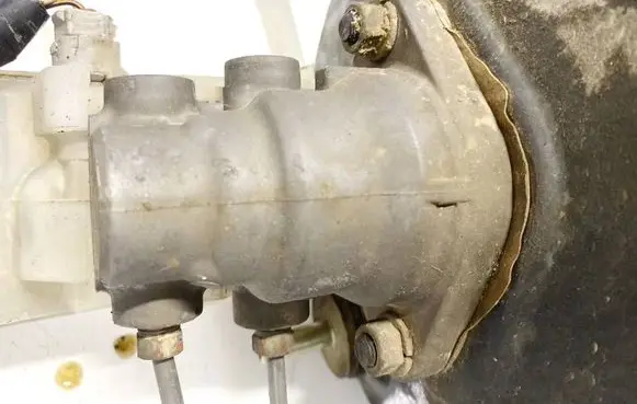 Toyota Yaris Master brake cylinder