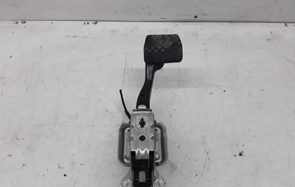 Volkswagen PASSAT B6 Brake pedal 1K1723057
