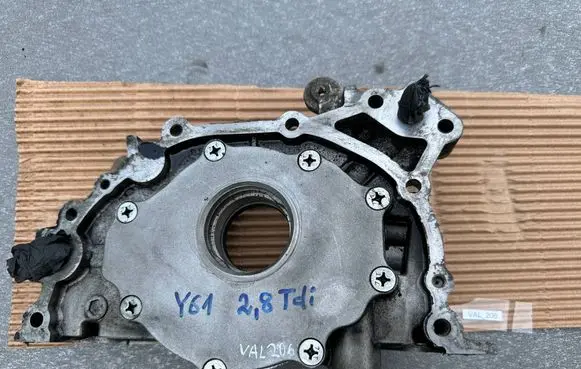 Nissan Patrol Y61 Oil pump 15010VB300