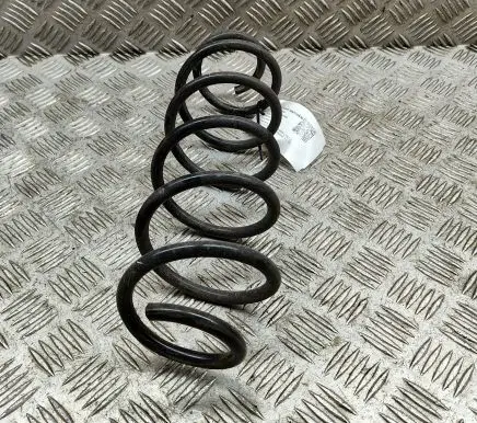 Toyota Yaris XP210 Rear coil spring 48231K0070