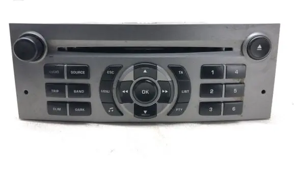 Radio/CD/DVD/GPS head unit