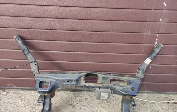 Mercedes-Benz Vaneo W414 Top upper radiator support slam panel