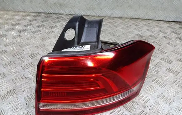 Volkswagen PASSAT CC Rear/tail lights