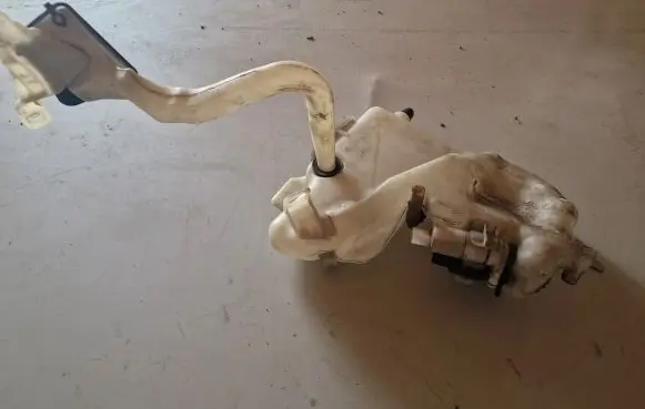 Mercedes-Benz E W211 Windshield washer fluid reservoir/tank 2118601460