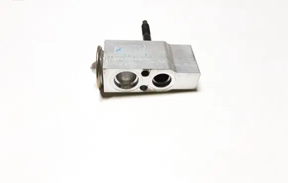 SsangYong Tivoli Air conditioning (A/C) expansion valve A10FRE6N
