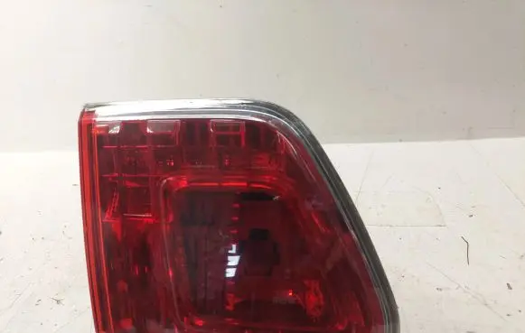 Toyota Avensis T270 Tailgate rear/tail lights 8159105110