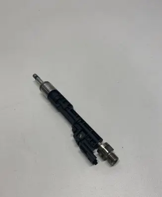 BMW M4 F82 F83 Fuel injector 0261500186 PA6635GF