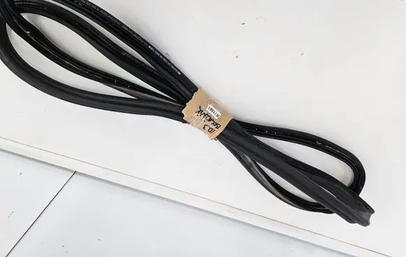 Trunk rubber seal (body)